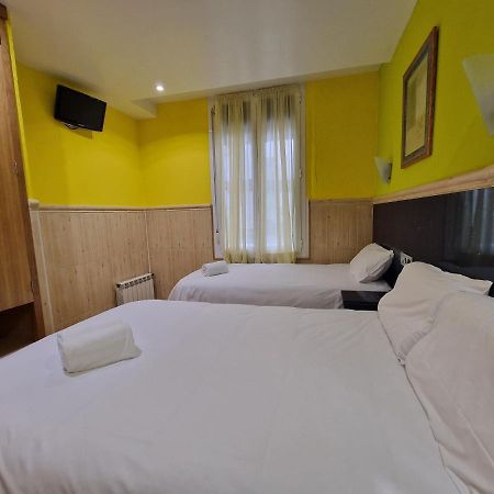Pension Izar Bat Guesthouse San Sebastián Kültér fotó