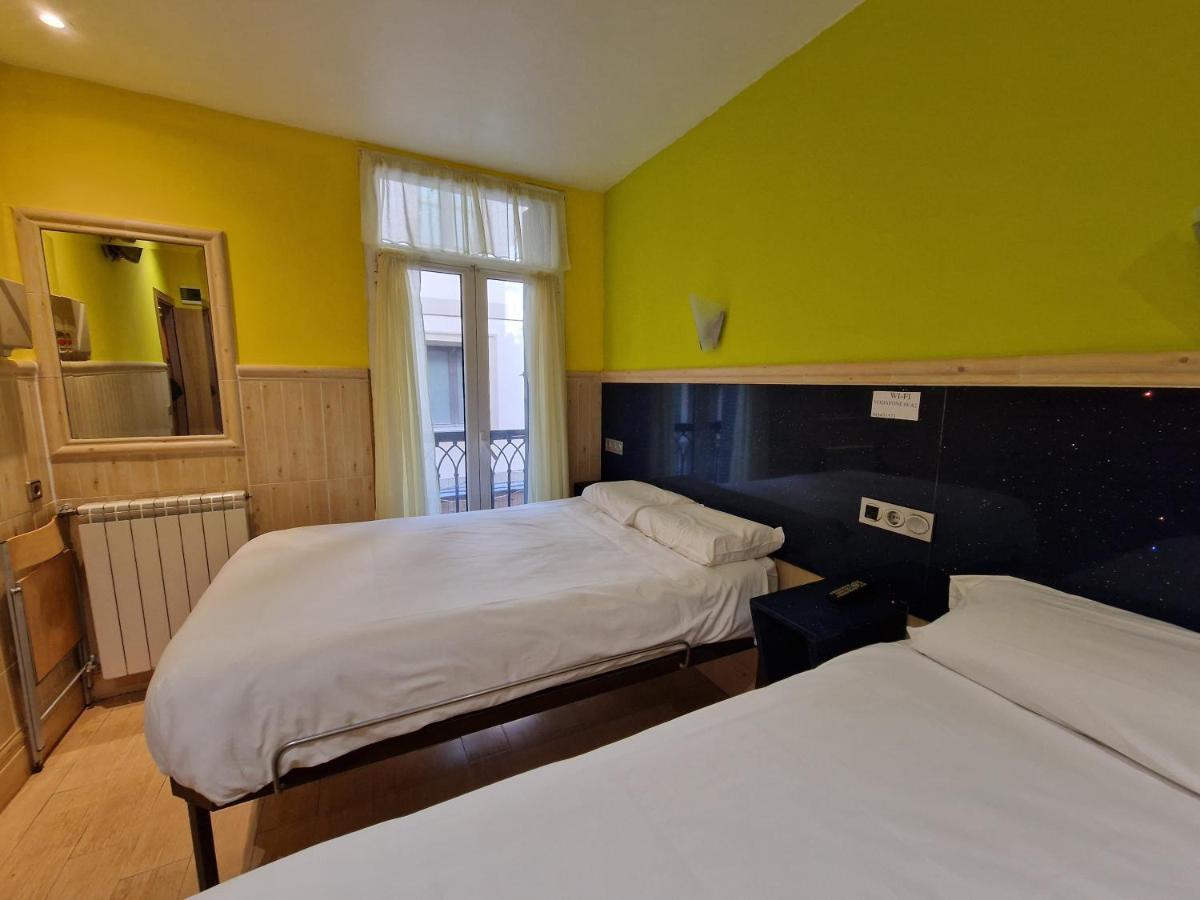 Pension Izar Bat Guesthouse San Sebastián Kültér fotó