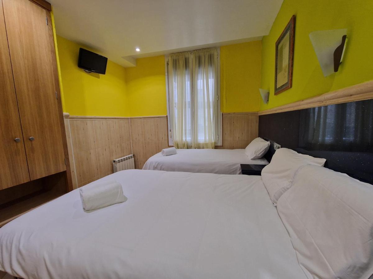 Pension Izar Bat Guesthouse San Sebastián Kültér fotó