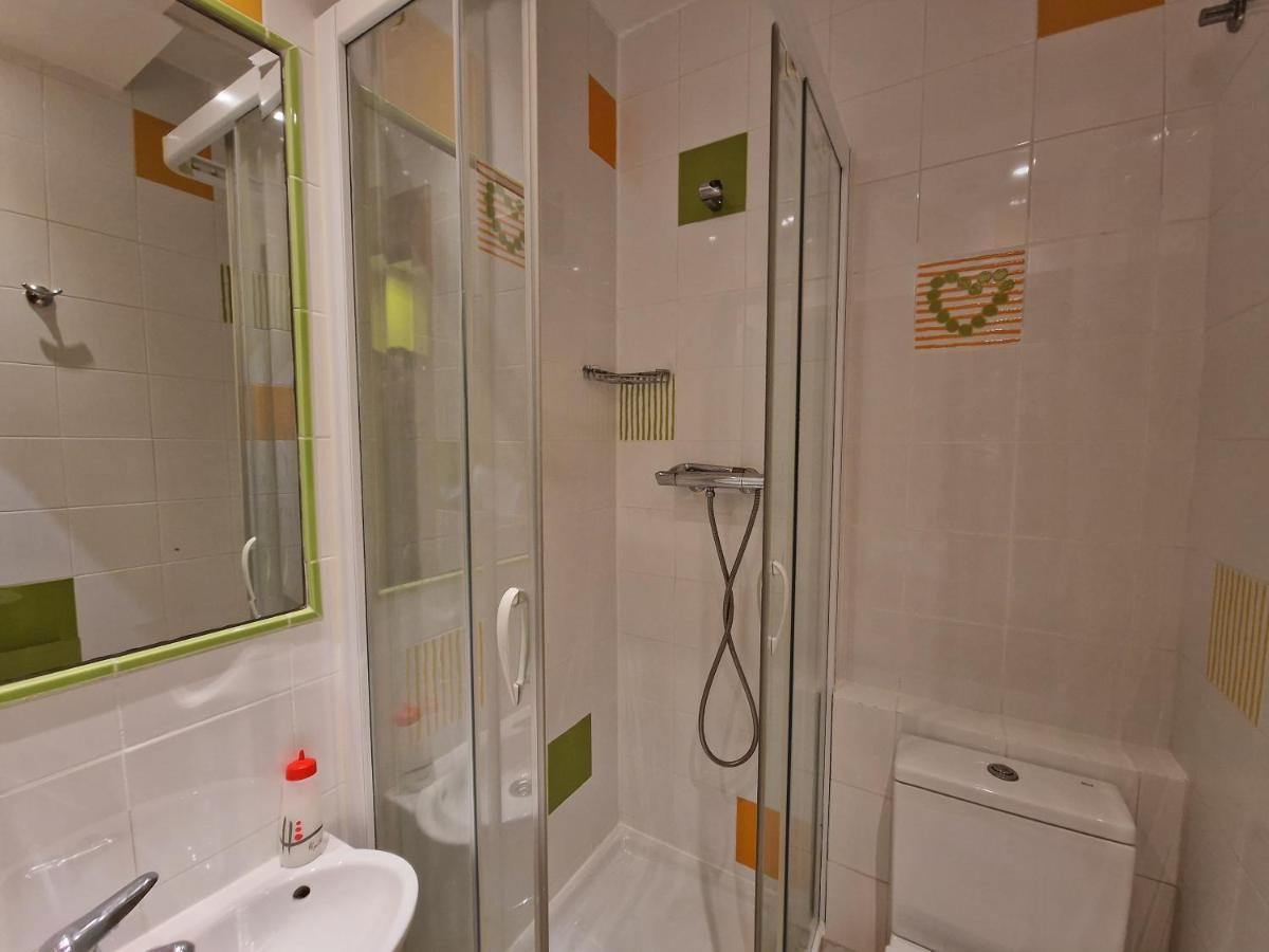 Pension Izar Bat Guesthouse San Sebastián Kültér fotó