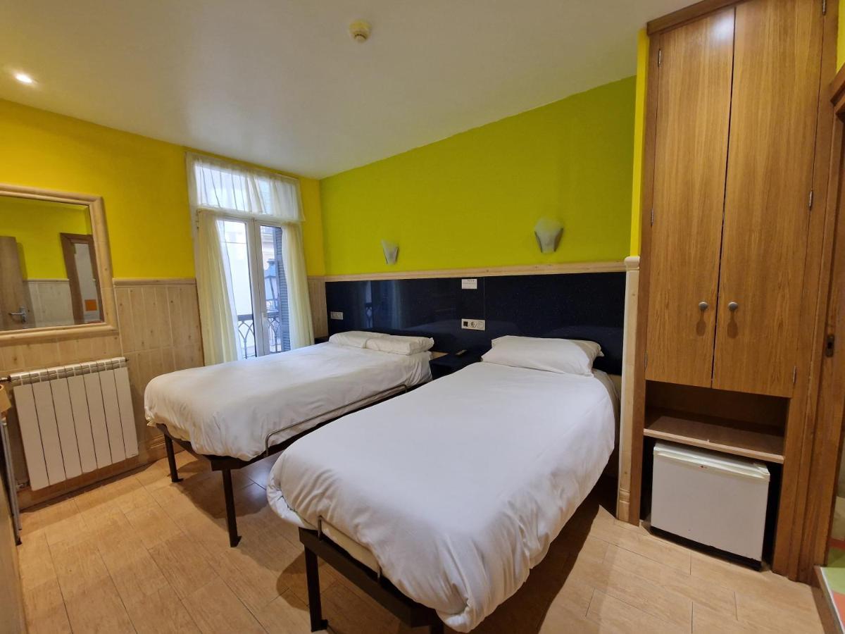 Pension Izar Bat Guesthouse San Sebastián Kültér fotó